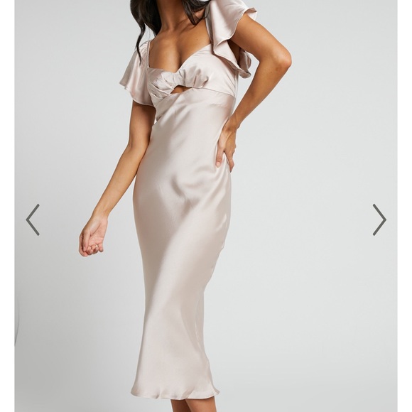 Showpo EMBERLYNN MIDI DRESS FLUTTER SLEEVE CUT OUT SATIN DRESS IN CHAMPAGNE - Picture 3 of 5